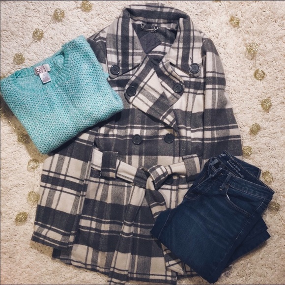 light teal sweater - Picture 3 of 5